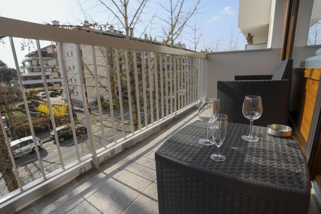 Azur Bleu 4 Etoiles Annecy Centre-Ville Et Lac Lumineux מראה חיצוני תמונה